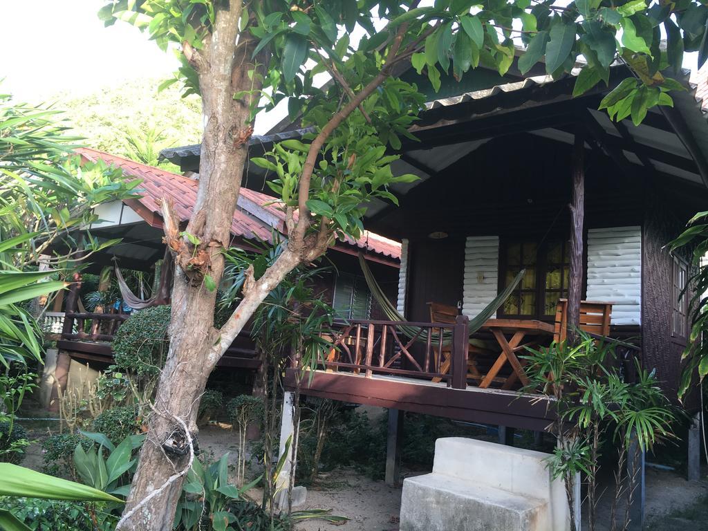 Jungle Hut Bungalows & Hotel Haad Chao Phao Extérieur photo